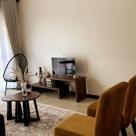 Cozy 2-Bedroom Apartment Within City Limits. Kampala Kültér fotó