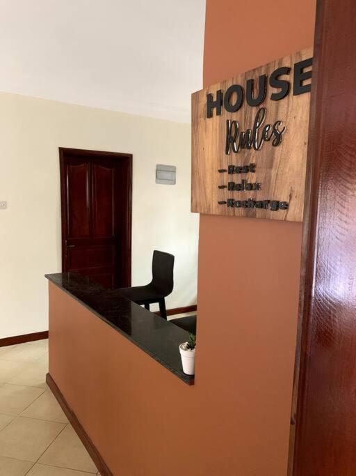 Cozy 2-Bedroom Apartment Within City Limits. Kampala Kültér fotó